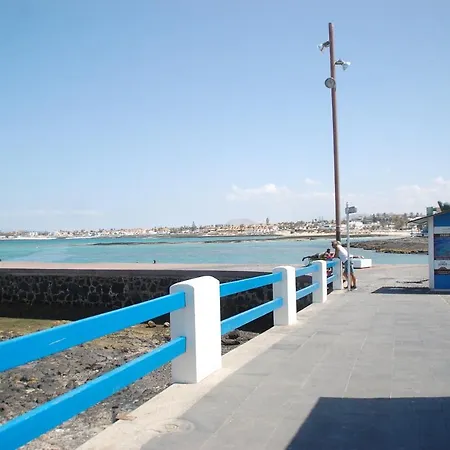 3 Bedrooms With City View And Terrace At Corralejo 2 Km Away From The Beach Appartement *